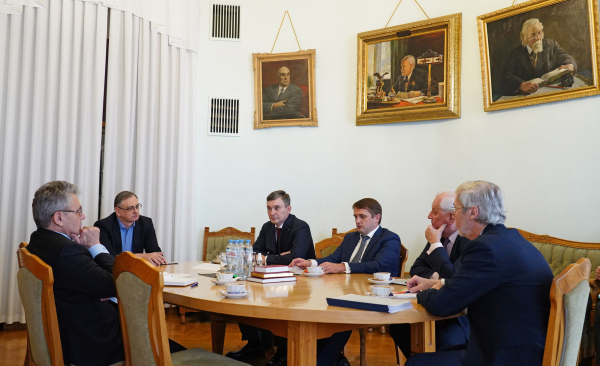 Специалисты РАН и ВНИРО совместно обследуют подводные поднятия Тихого океана